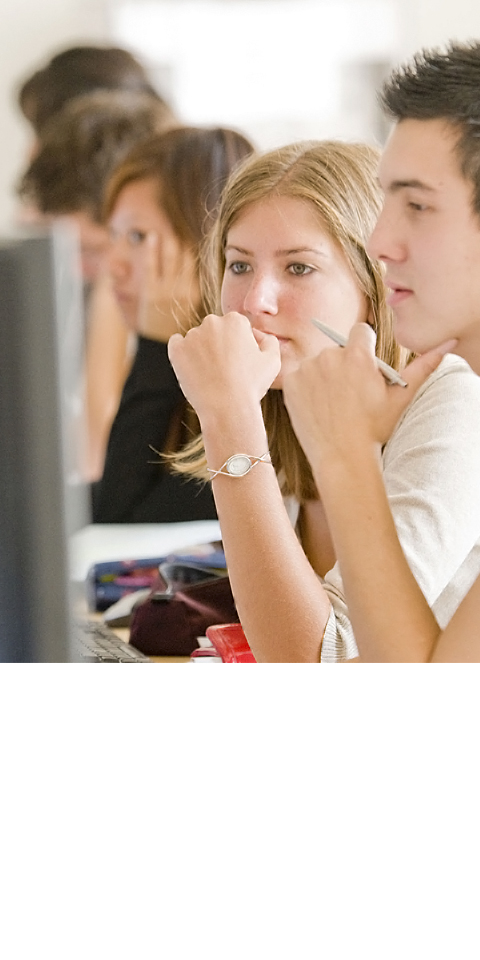 Élèves au travail au lycée